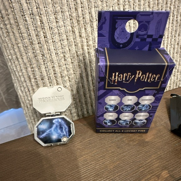 Wizarding World Of Harry Potter Other - Hermione‎ Patronus Expecto Patronum Harry Potter Enamel Pin Box Lunch Exclusive